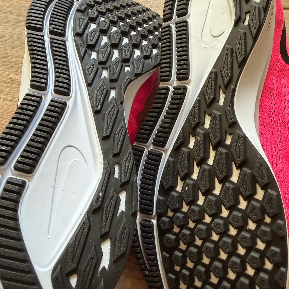 Nike Women's Zoom Pegasus Size 9.5 Hot Pink and Black Athletic Shoes - Picture 6 of 9